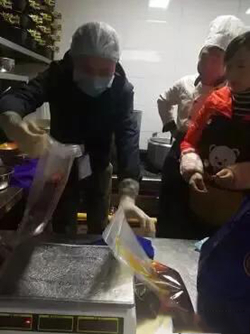 江陽區(qū)市場監(jiān)管局對被舉報(bào)使用回油3家火鍋店實(shí)施立案調(diào)查